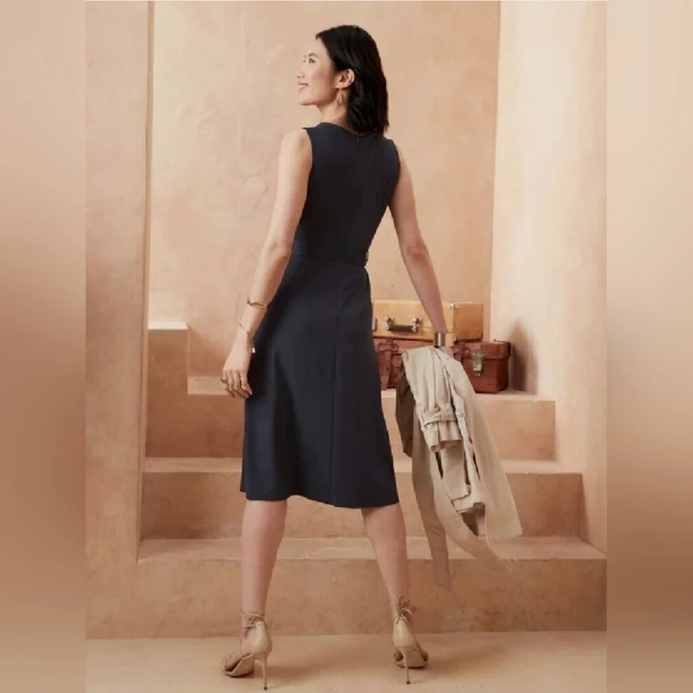 Banana Republic linen blend Classic Black Sleeveless Belted Midi Dress. Size 10‎